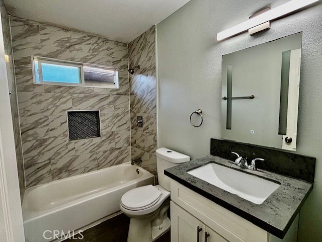 Detail Gallery Image 9 of 16 For 17092 Emerald #4,  Huntington Beach,  CA 92647 - 1 Beds | 1 Baths