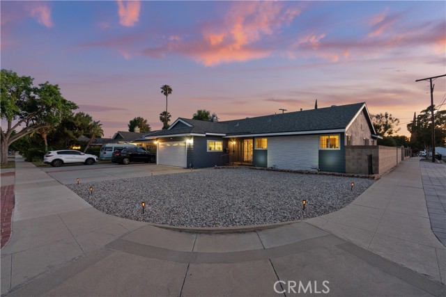 10625 Valjean Avenue, Granada Hills CA: https://media.crmls.org/medias/f9190ca9-0e28-4789-9a3c-07427a407032.jpg