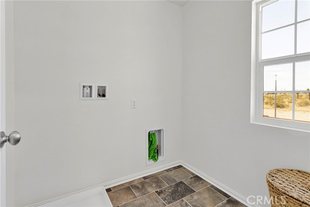 Detail Gallery Image 20 of 36 For 12056 Beverly Glen St, Victorville,  CA 92392 - 3 Beds | 2/1 Baths