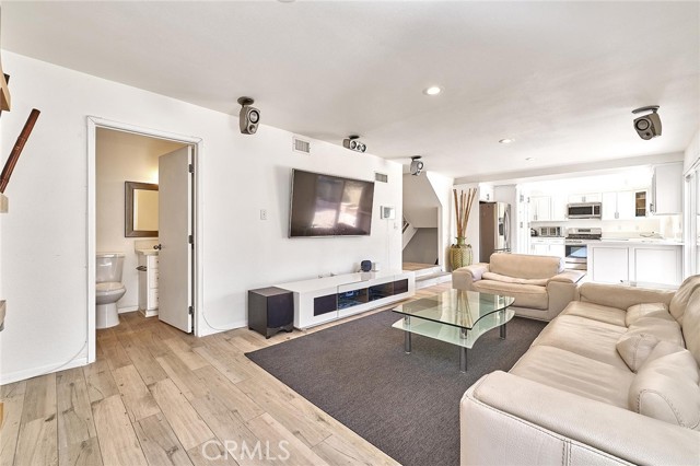 Detail Gallery Image 23 of 55 For 23706 Livewood Ln, Harbor City,  CA 90710 - 5 Beds | 3 Baths