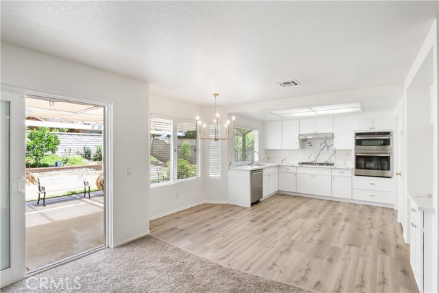 Detail Gallery Image 5 of 47 For 21965 Jeffers Ln, Saugus,  CA 91350 - 5 Beds | 3 Baths
