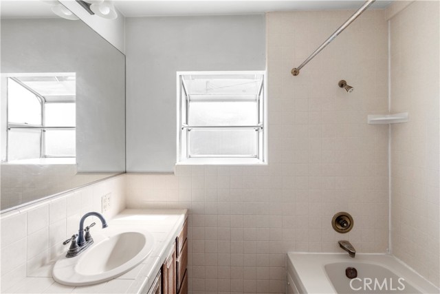 13303 Judah Avenue, Hawthorne CA: https://media.crmls.org/medias/f91b8060-7eb2-41f1-af9d-e3b9f1785491.jpg