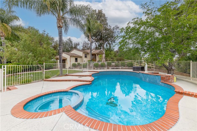 29620 Valle Olvera, Temecula CA: https://media.crmls.org/medias/f91bb5ee-07db-4aad-a183-2ea911159313.jpg