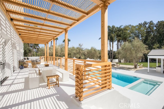 27405 Pacific Coast Highway, Malibu CA: https://media.crmls.org/medias/f91c0f6e-cb50-4841-9da3-fa0e4e736c06.jpg