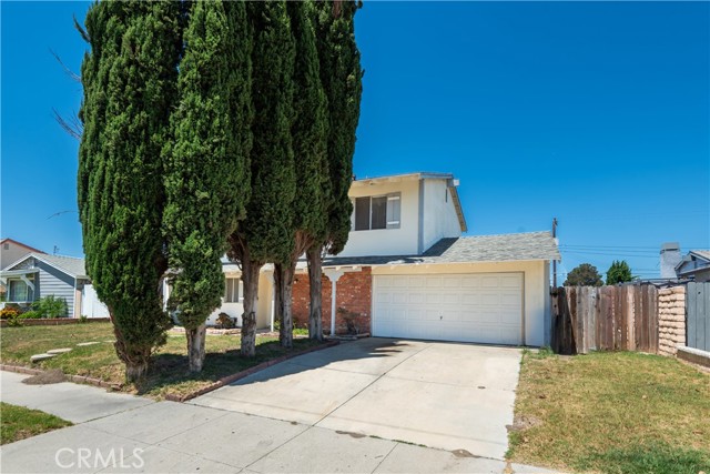 Detail Gallery Image 2 of 22 For 2117 Electra Ave, Simi Valley,  CA 93065 - 5 Beds | 2/1 Baths
