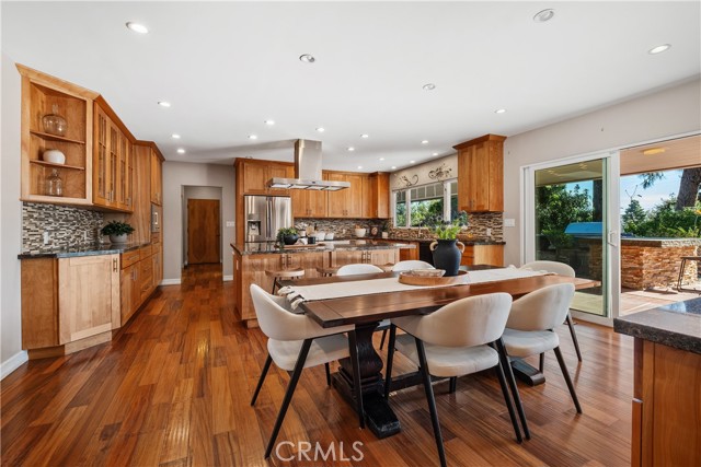 Detail Gallery Image 15 of 48 For 2120 Yucca, Fullerton,  CA 92835 - 4 Beds | 4 Baths