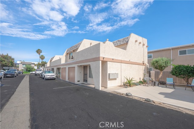 18911 Florida Street, Huntington Beach CA: https://media.crmls.org/medias/f91c8b42-1673-4a59-81da-c766cf02ce54.jpg