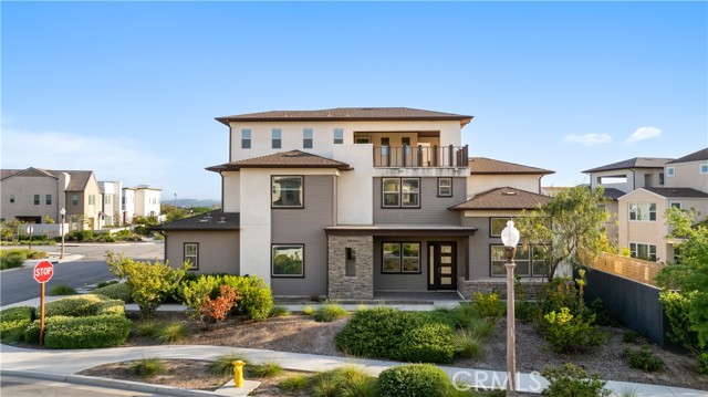 Detail Gallery Image 1 of 56 For 123 Character, Irvine,  CA 92618 - 4 Beds | 4/2 Baths