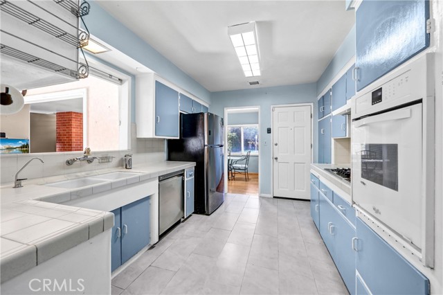 Detail Gallery Image 15 of 25 For 5906 Colbath, Valley Glen,  CA 91401 - 3 Beds | 2 Baths