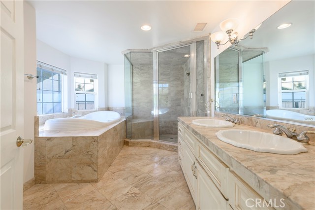 Detail Gallery Image 13 of 27 For 4932 Petit Ave, Encino,  CA 91436 - 3 Beds | 2 Baths