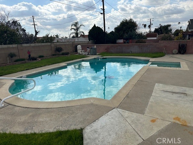 Detail Gallery Image 2 of 44 For 17433 Granada Ave, Fontana,  CA 92335 - 3 Beds | 2 Baths