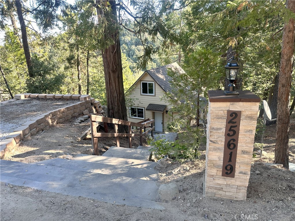 25619 Lo Lane