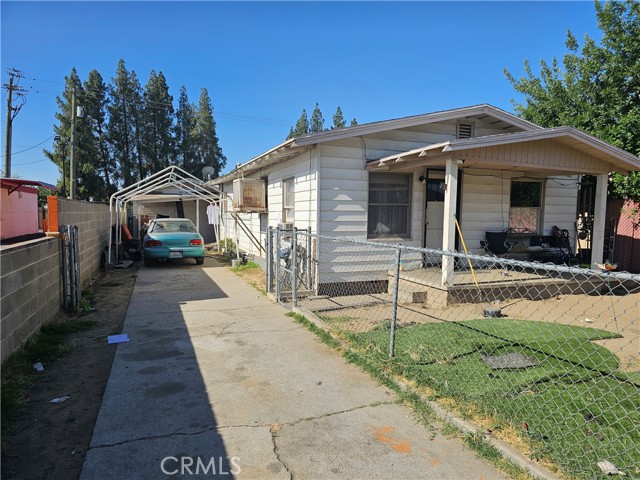 Detail Gallery Image 1 of 5 For 903 Woodrow Ave, Bakersfield,  CA 93308 - 3 Beds | 1/1 Baths