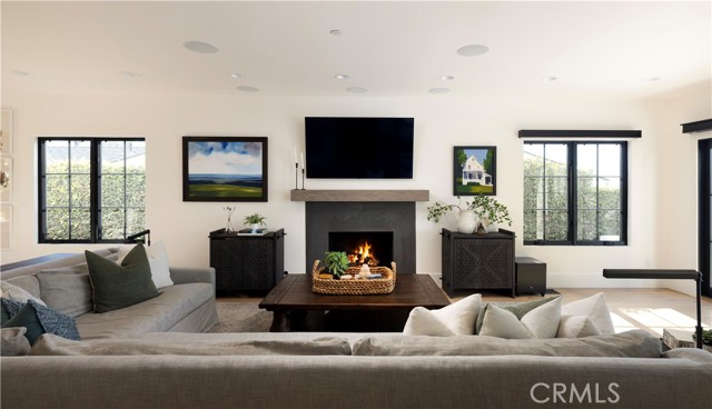 Detail Gallery Image 9 of 48 For 305 W Avenida Gaviota, San Clemente,  CA 92672 - 4 Beds | 4/1 Baths