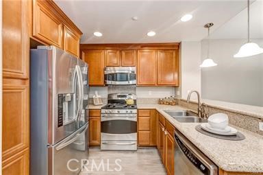 Detail Gallery Image 3 of 31 For 22919 Mariposa Ave #202,  Torrance,  CA 90502 - 3 Beds | 4 Baths