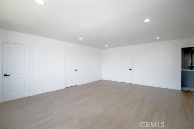 2101 Arlington Avenue, Los Angeles CA: https://media.crmls.org/medias/f9211410-0a1a-4668-9bb3-acff51991ef8.jpg