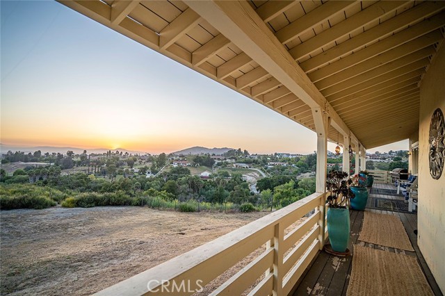 Detail Gallery Image 32 of 71 For 38705 via Del Oso, Temecula,  CA 92592 - 4 Beds | 5/1 Baths