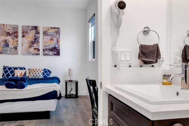 Detail Gallery Image 26 of 27 For 1342 N Kenmore, Los Angeles,  CA 90027 - 3 Beds | 3/1 Baths