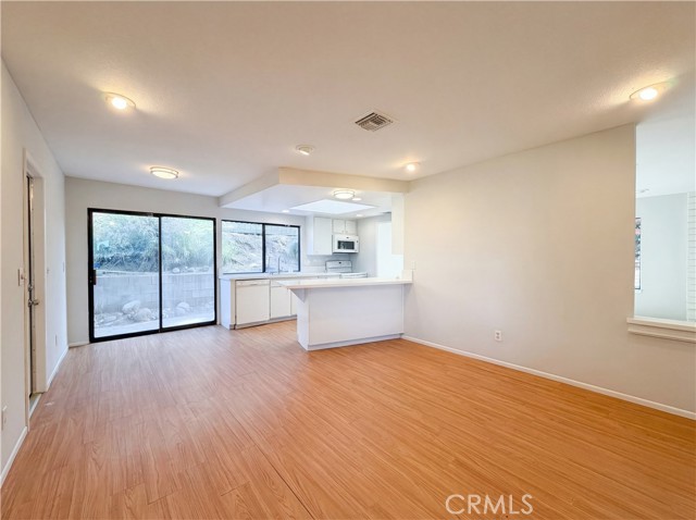 Detail Gallery Image 10 of 20 For 2785 Bonita, Highland,  CA 92346 - 3 Beds | 2 Baths