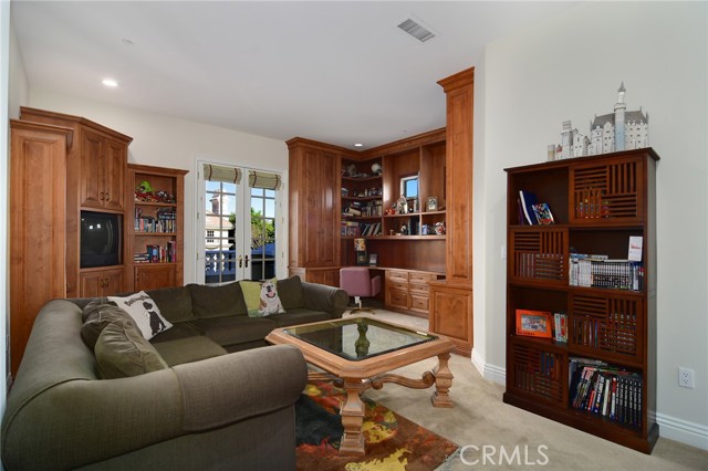 Detail Gallery Image 44 of 59 For 19134 Briarfield Way, Tarzana,  CA 91356 - 6 Beds | 7/1 Baths