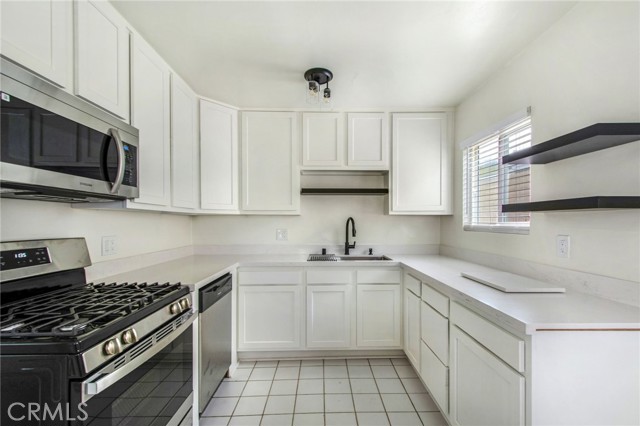 Detail Gallery Image 4 of 17 For 1940 Monrovia, Costa Mesa,  CA 92627 - 3 Beds | 2 Baths