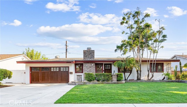 1944 W Lullaby Lane, Anaheim CA: https://media.crmls.org/medias/f9252407-a914-4be7-b5c8-0d45f5743276.jpg