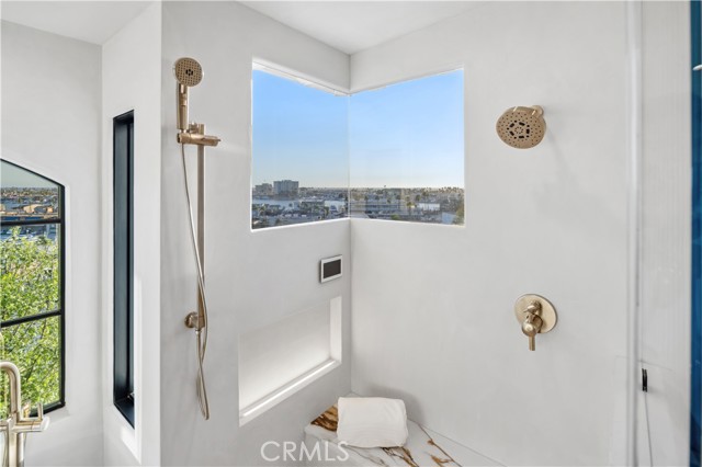 Detail Gallery Image 45 of 69 For 2915 Cliff Dr, Newport Beach,  CA 92663 - 4 Beds | 4/1 Baths