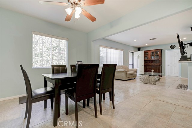 Detail Gallery Image 9 of 55 For 6648 Gaviota Ave, Lake Balboa,  CA 91406 - 4 Beds | 4 Baths