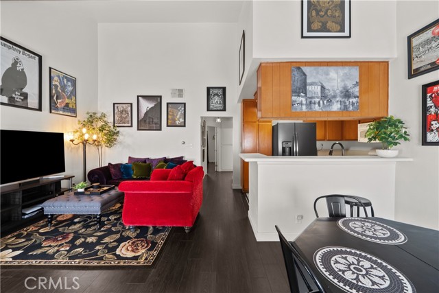 Detail Gallery Image 12 of 43 For 13144 Bromont, Sylmar,  CA 91342 - 2 Beds | 2 Baths