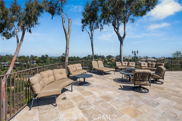 15464 Duomo Via Street, Bel Air CA: https://media.crmls.org/medias/f926ff77-92e9-455e-9aef-a1a7a50bc306.jpg