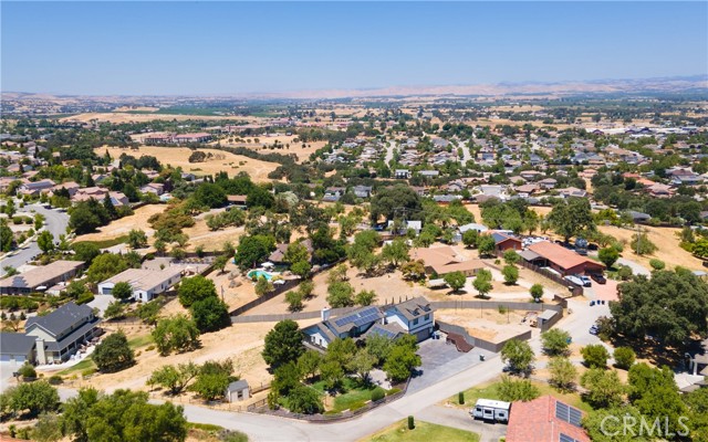 Detail Gallery Image 32 of 38 For 1610 Lyle Ln, Paso Robles,  CA 93446 - 5 Beds | 3/1 Baths