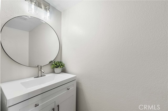 Detail Gallery Image 19 of 44 For 45620 Barham Ave, Lancaster,  CA 93534 - 5 Beds | 2/1 Baths