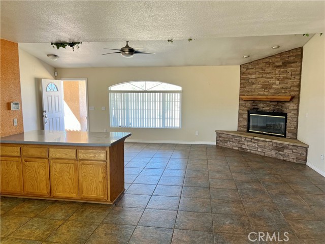 Detail Gallery Image 5 of 10 For 25625 Rancho St, Apple Valley,  CA 92308 - 3 Beds | 2 Baths