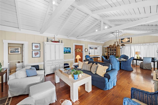 31925 S COAST Highway, Laguna Beach CA: https://media.crmls.org/medias/f92aa1c2-24f9-4e72-8bb0-1d1f84928ba5.jpg