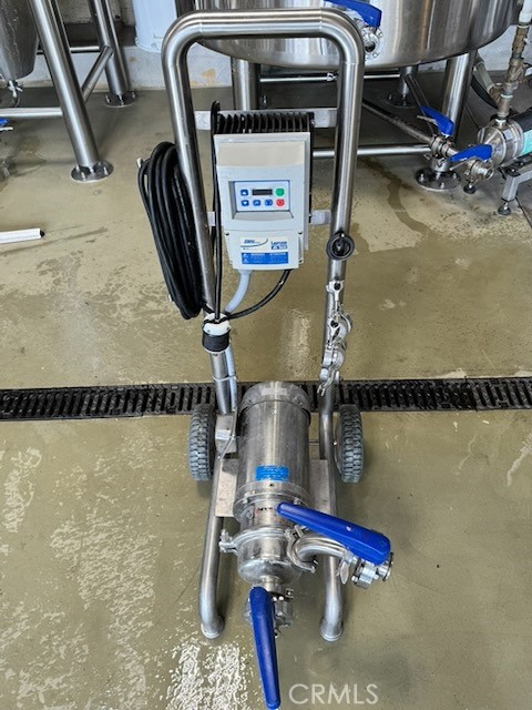 585 E Thompson Boulevard, Ventura CA: https://media.crmls.org/medias/f92bf6cf-8da3-4448-9f5c-eb0892bd8de0.jpg