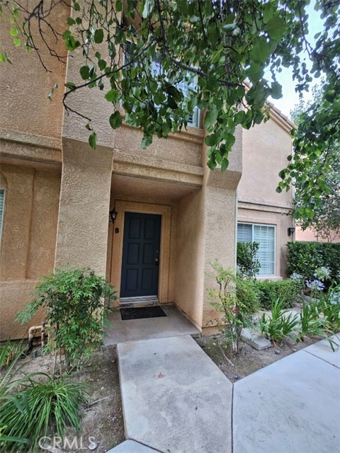 Detail Gallery Image 2 of 11 For 25150 Steinbeck Ave #B,  Stevenson Ranch,  CA 91381 - 3 Beds | 3 Baths
