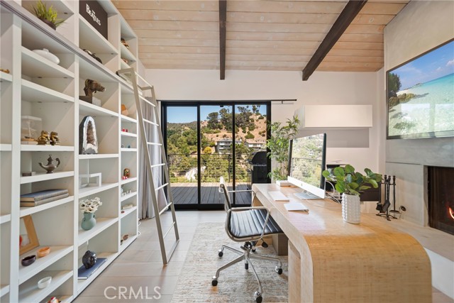 2522 Zorada Drive, Los Angeles CA: https://media.crmls.org/medias/f92ca554-edaf-4250-a071-2beb5e8d6315.jpg