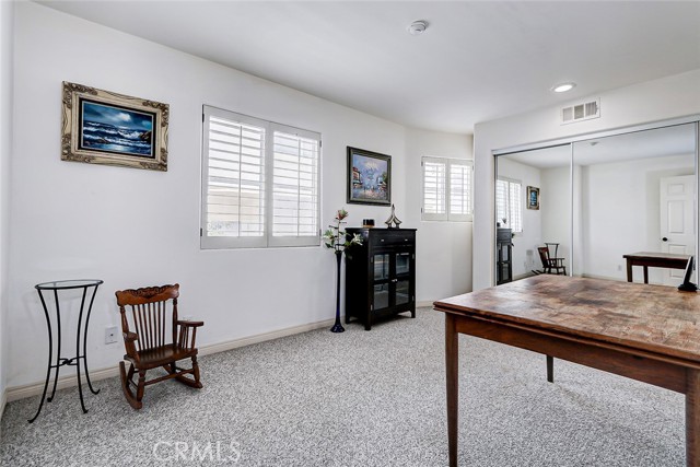 Detail Gallery Image 27 of 32 For 511 N Irena Ave #B,  Redondo Beach,  CA 90277 - 4 Beds | 3/1 Baths