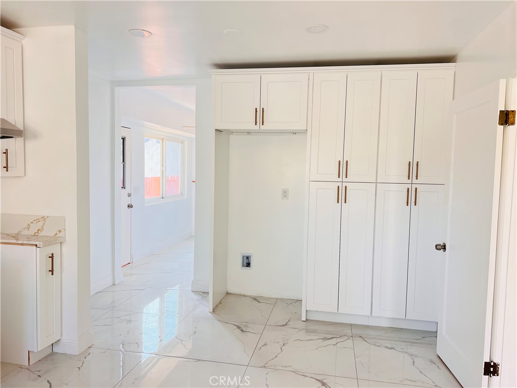 https://media.crmls.org/medias/f92d1fdf-faf0-423e-a61a-f31395cbce0d.jpg?preset=X-Large