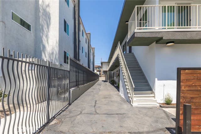 3337 S Durango Avenue, Los Angeles CA: https://media.crmls.org/medias/f92d2f6b-ff76-42a9-9c1f-33086648b7b7.jpg