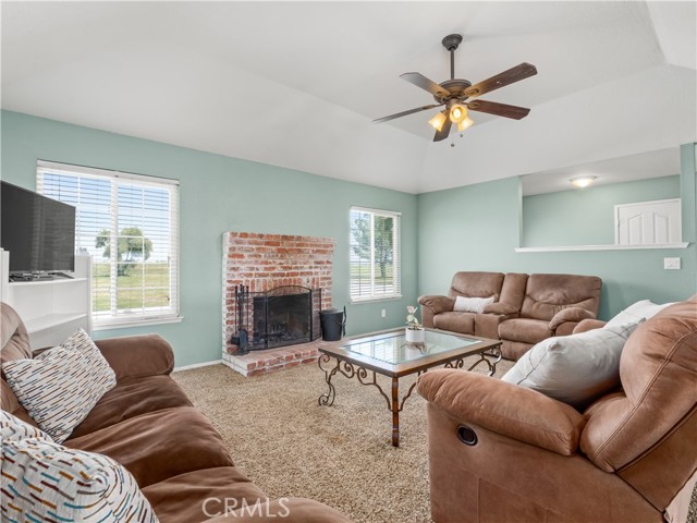 Detail Gallery Image 23 of 45 For 21784 Elmwood Rd, Madera,  CA 93638 - 3 Beds | 2 Baths