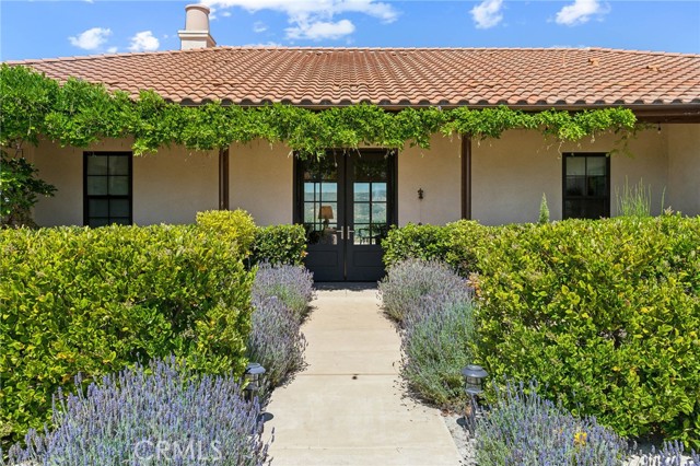 Detail Gallery Image 4 of 37 For 15450 Bandy Canyon Rd, Escondido,  CA 92025 - 3 Beds | 2 Baths