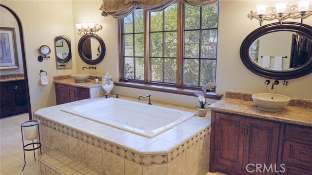 Image 20 of 74 For 25532 Oak Meadow Drive
