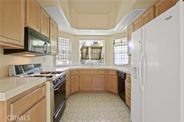 Detail Gallery Image 7 of 21 For 828 S Sapphire Ln, Anaheim Hills,  CA 92807 - 3 Beds | 2/1 Baths