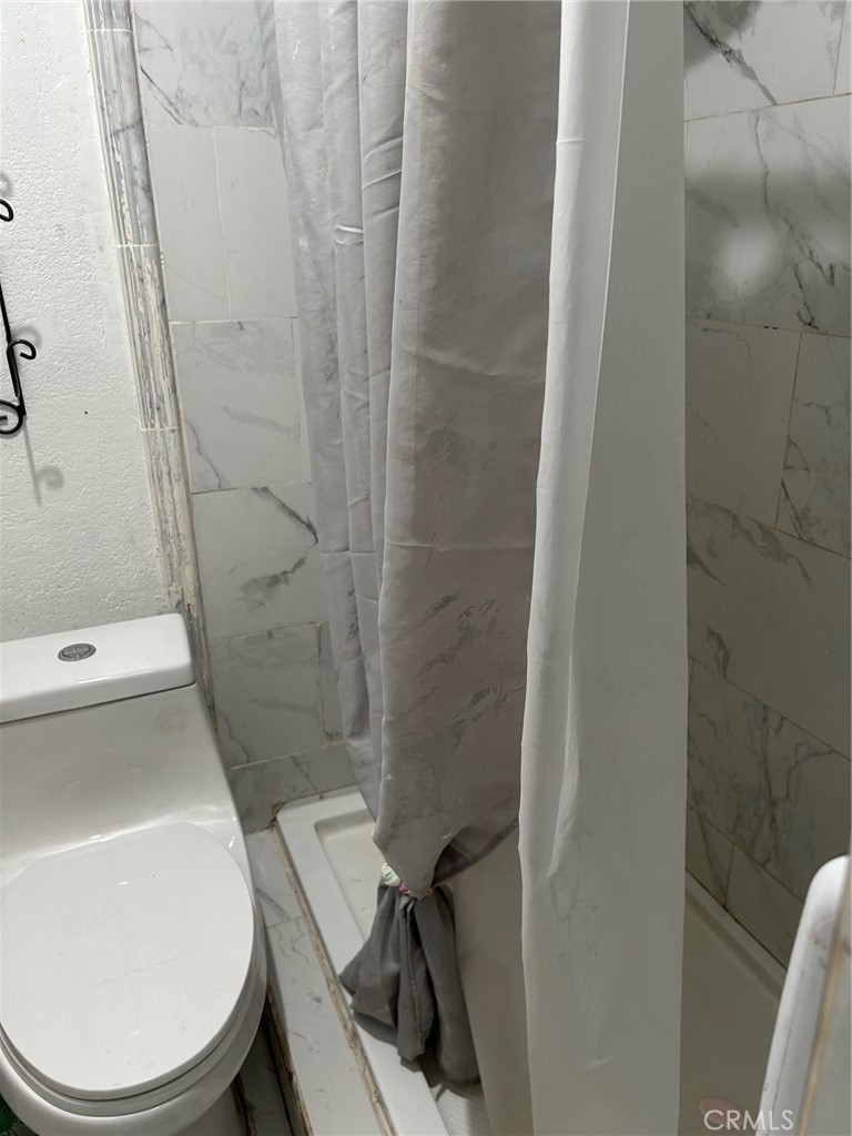 https://media.crmls.org/medias/f92ee41e-2880-4eb3-839d-27298c2ef1ba.jpg?preset=X-Large