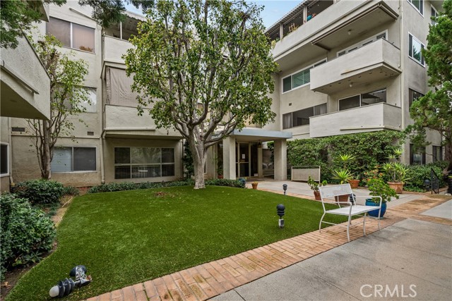 Detail Gallery Image 37 of 48 For 385 S Oakland Ave #305,  Pasadena,  CA 91101 - 3 Beds | 2 Baths