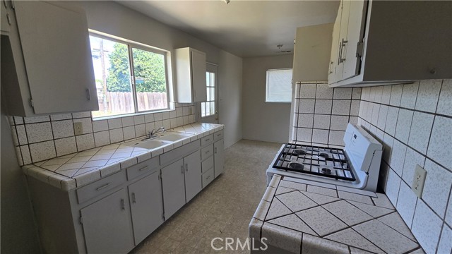 Detail Gallery Image 8 of 16 For 3033 N Parsons Ave, Merced,  CA 95340 - 3 Beds | 2 Baths