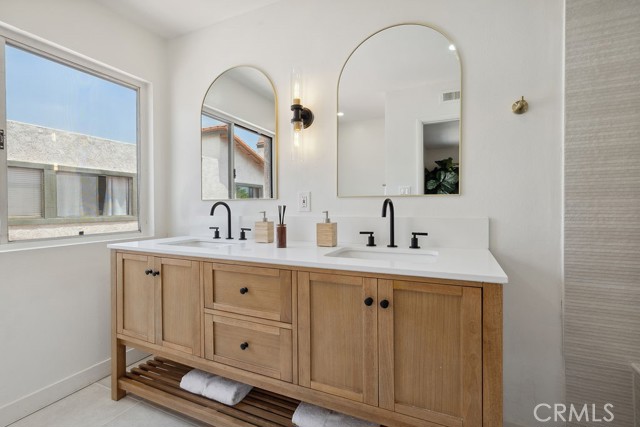6101 Fulton Avenue, Van Nuys CA: https://media.crmls.org/medias/f930010a-c335-4771-93d9-d988144dabe8.jpg
