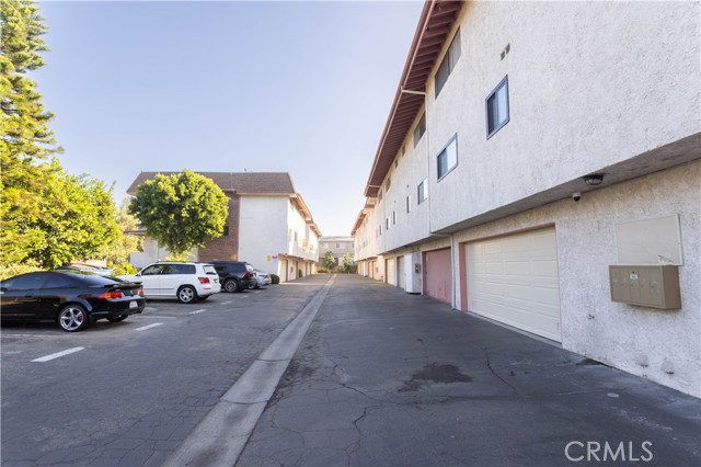 Detail Gallery Image 37 of 53 For 18425 Saticoy St #9,  Reseda,  CA 91335 - 3 Beds | 2/1 Baths