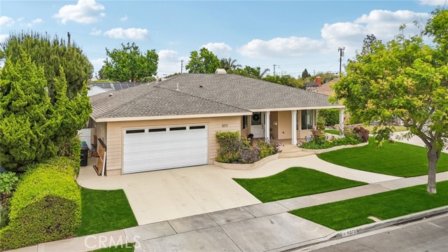 11272 Weatherby Road, Los Alamitos CA: https://media.crmls.org/medias/f9302f4c-b521-49d1-9a7f-55a44917c9ad.jpg